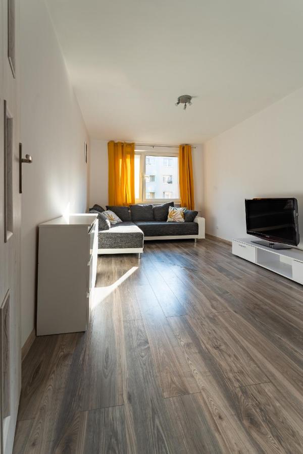 Tanie Spanie Skowronek - Pet Friendly - Przytulny 4 Osobowy - Space Apartment Jelenia Gora