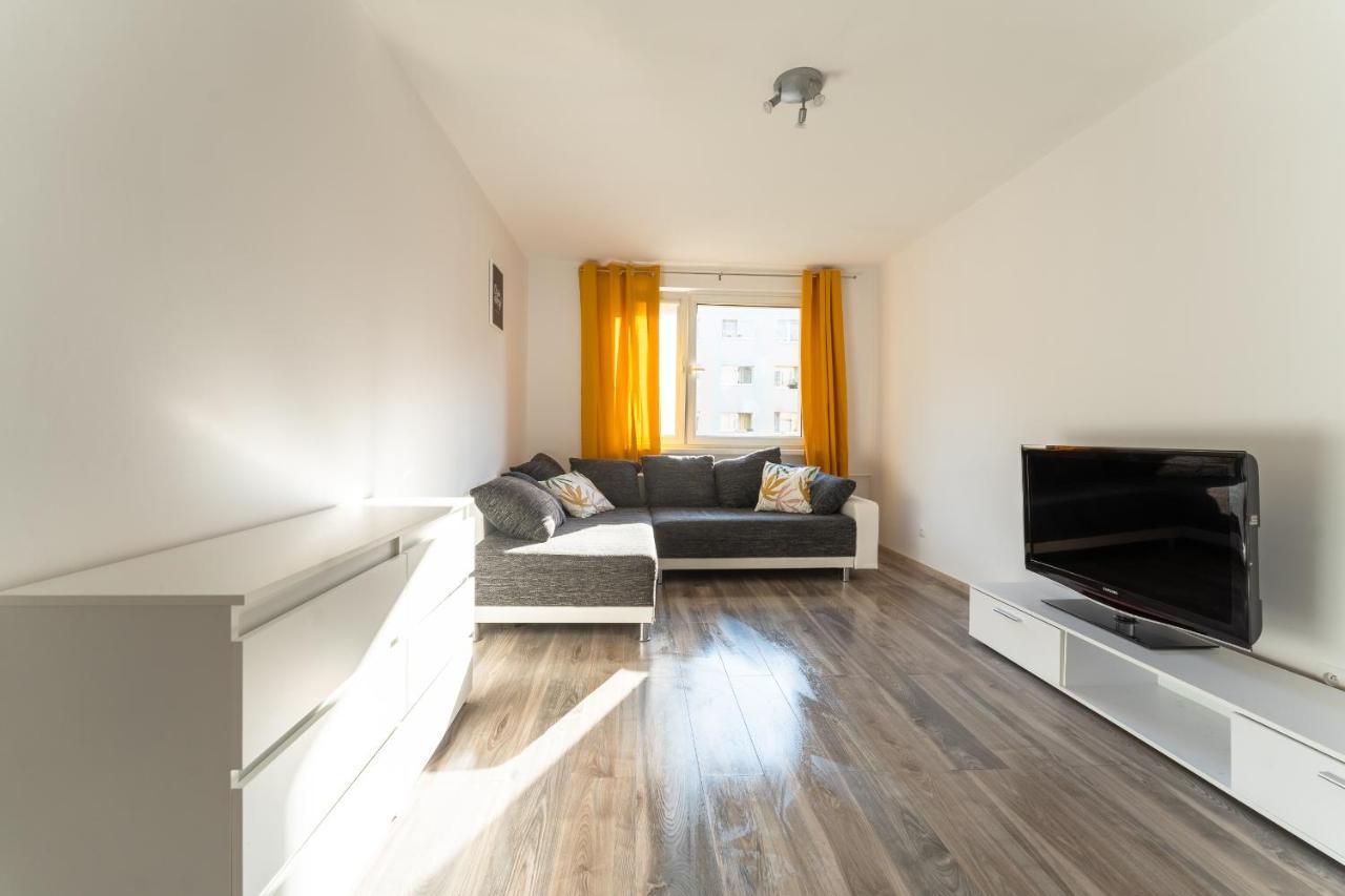 Tanie Spanie Skowronek - Pet Friendly - Przytulny 4 Osobowy - Space Apartment Jelenia Gora